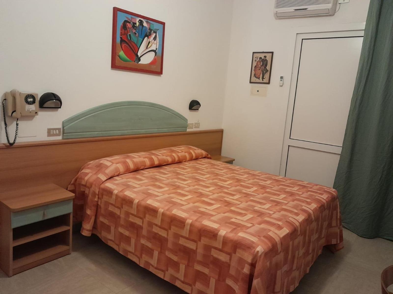 Hotel Giunchi Червія Екстер'єр фото