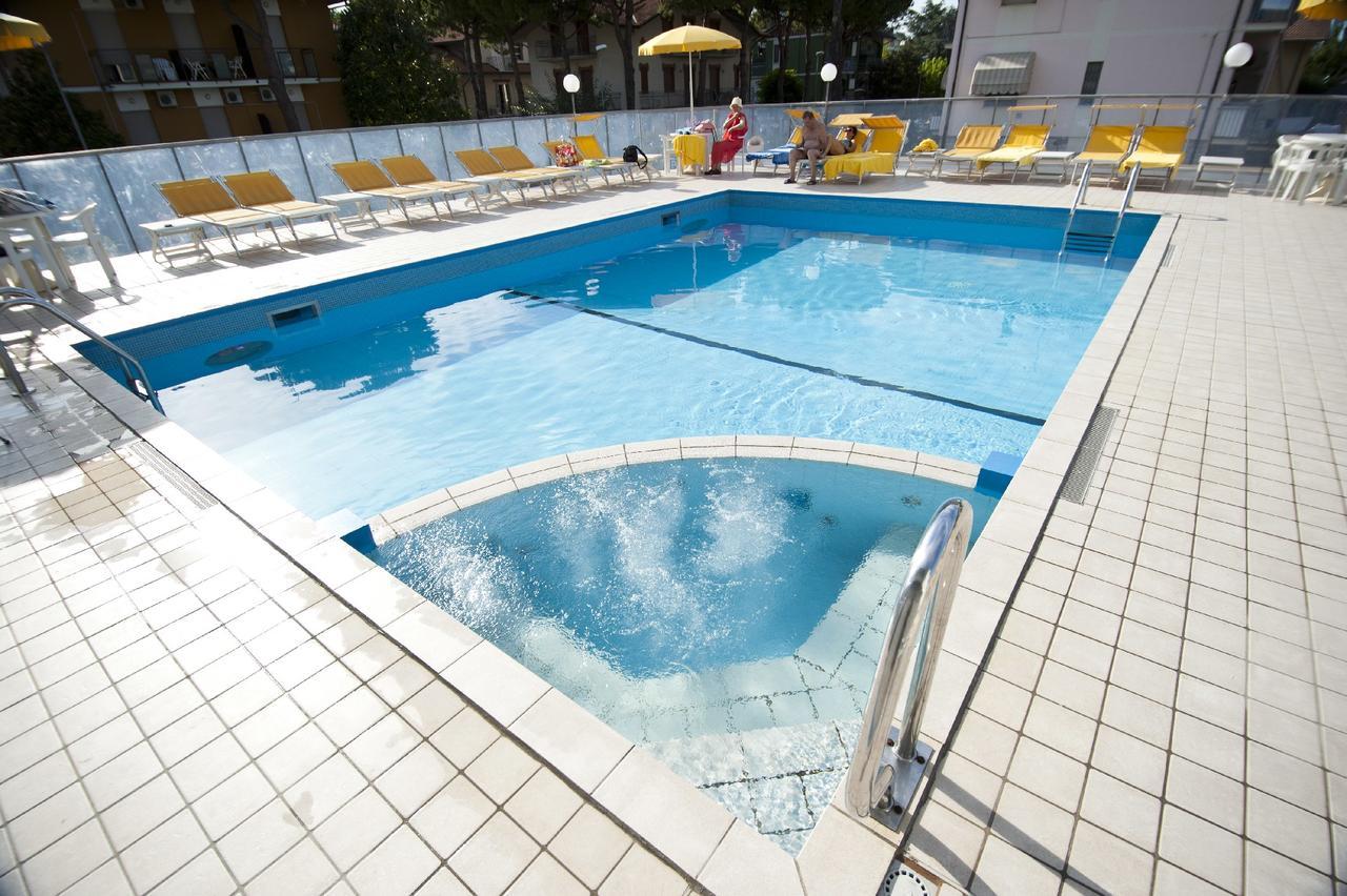 Hotel Giunchi Червія Екстер'єр фото