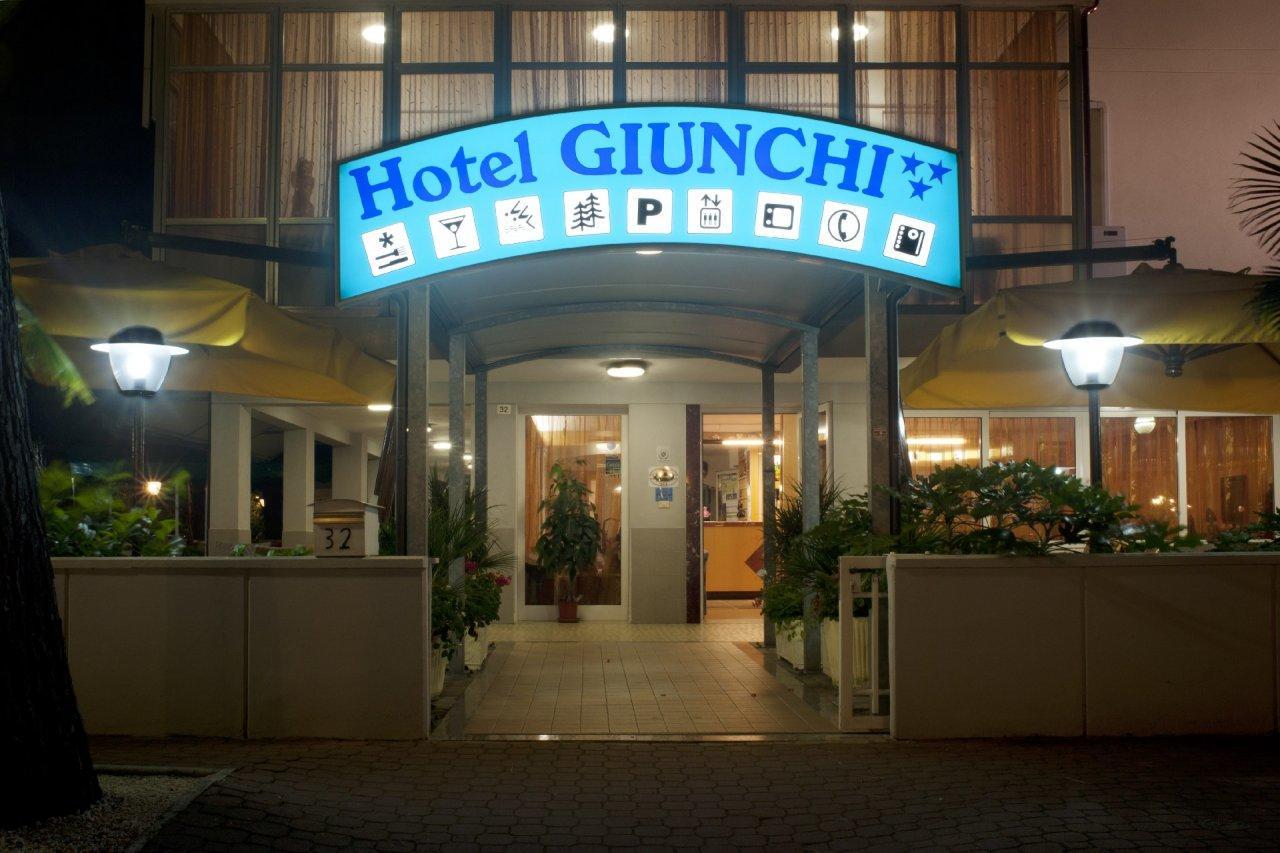 Hotel Giunchi Червія Екстер'єр фото