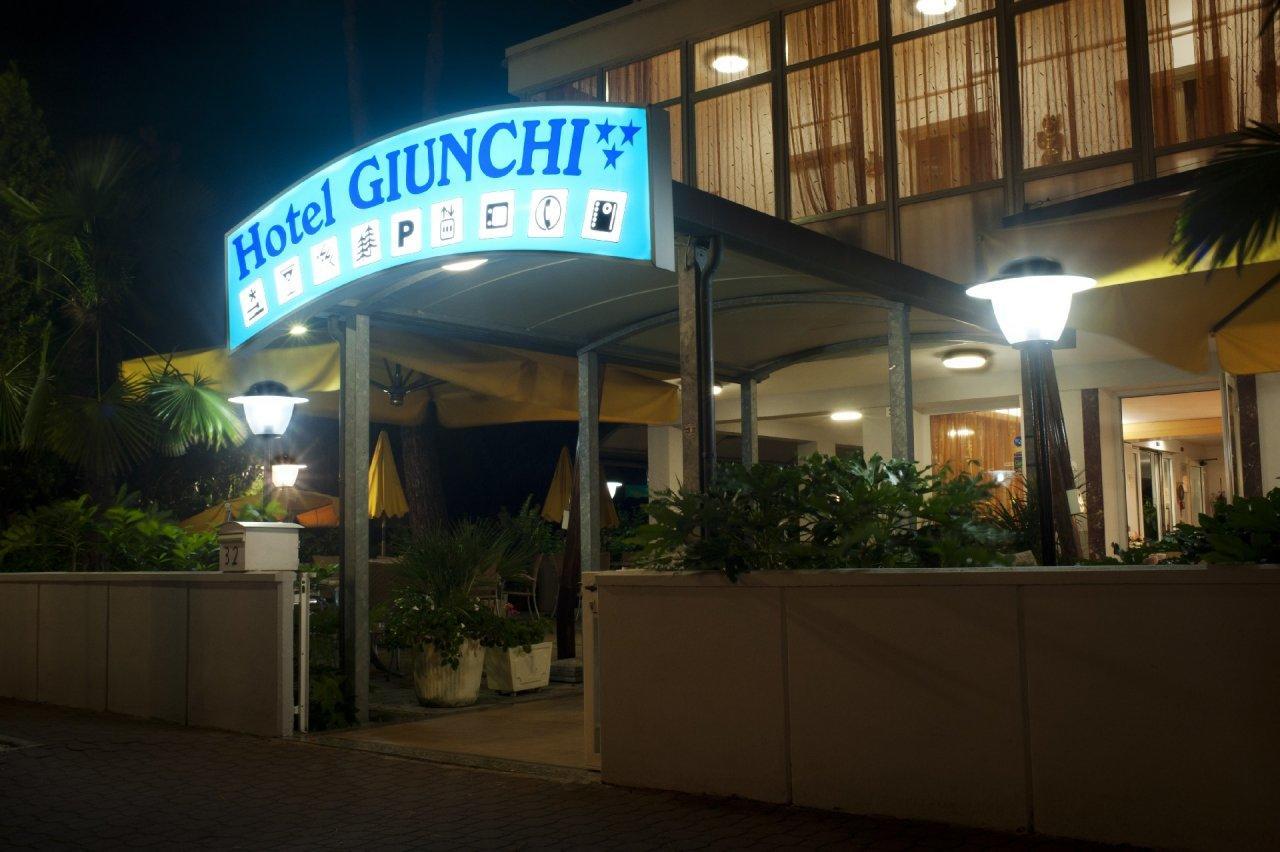 Hotel Giunchi Червія Екстер'єр фото